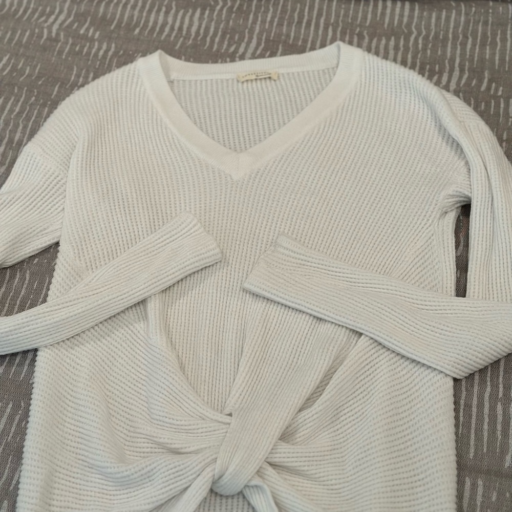 Knotted white waffle fabric LoveStitch shirt